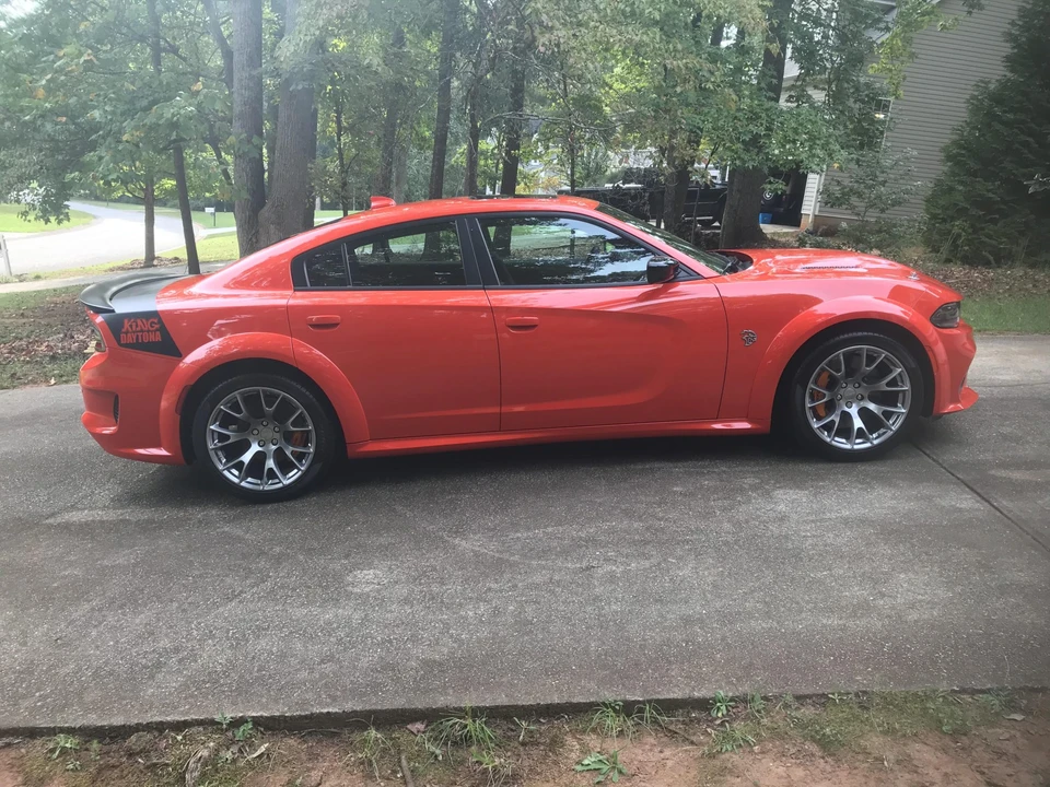 2023 Dodge Charger SRT Hellcat 7th Gen - Image 9 of 31