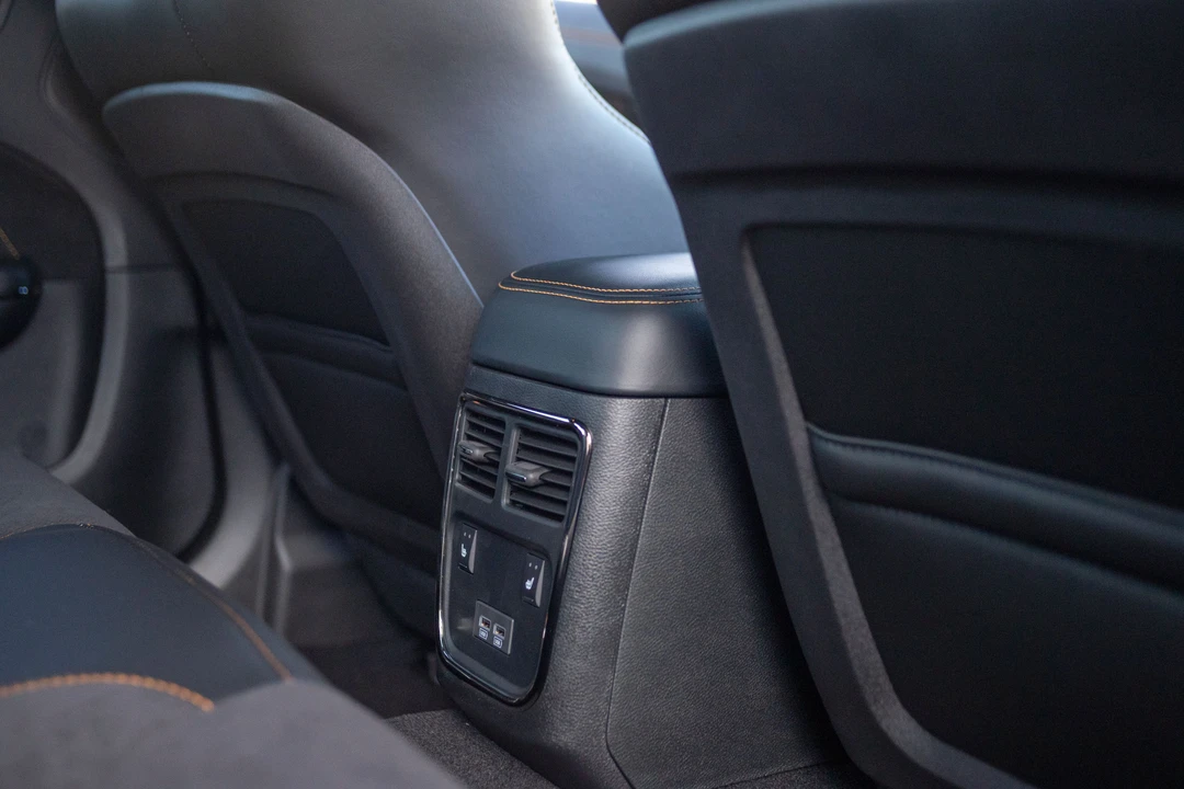 2023 Dodge Charger SRT Hellcat 7th Gen - Image 17 of 31