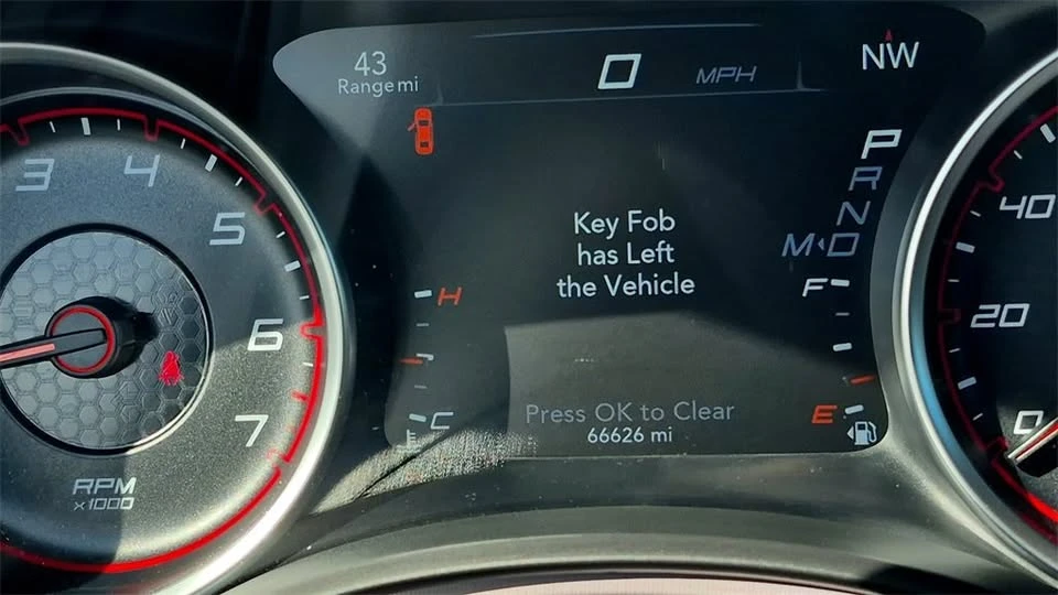 2023 Dodge Charger 7th Gen - Image 15 of 20