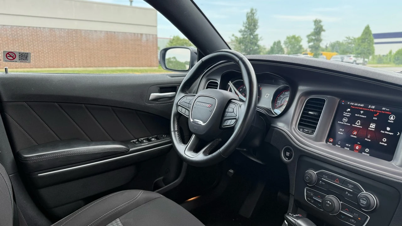 2023 Dodge Charger 8th Gen - Image 16 of 21