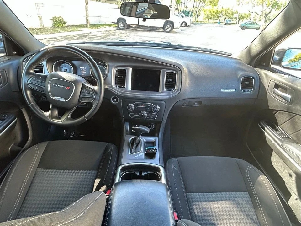 2023 Dodge Charger 8th Gen - Image 10 of 12