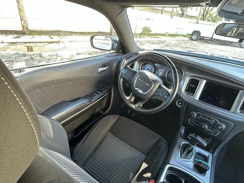 2023 Dodge Charger 8th Gen - Image 9 of 12