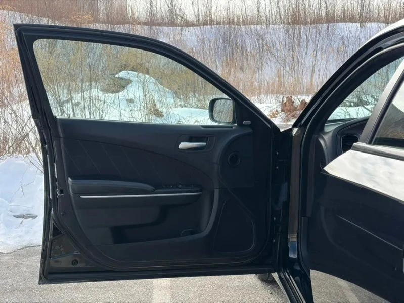 2023 Dodge Charger 8th Gen - Image 11 of 12