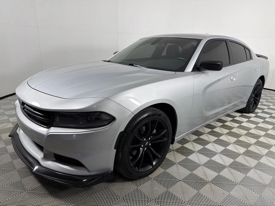 2023 Dodge Charger 8th Gen - Image 9 of 12