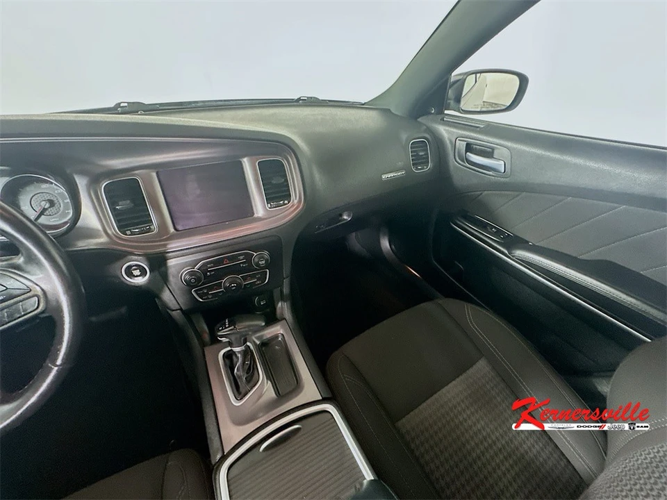 2023 Dodge Charger 7th Gen - Image 11 of 21