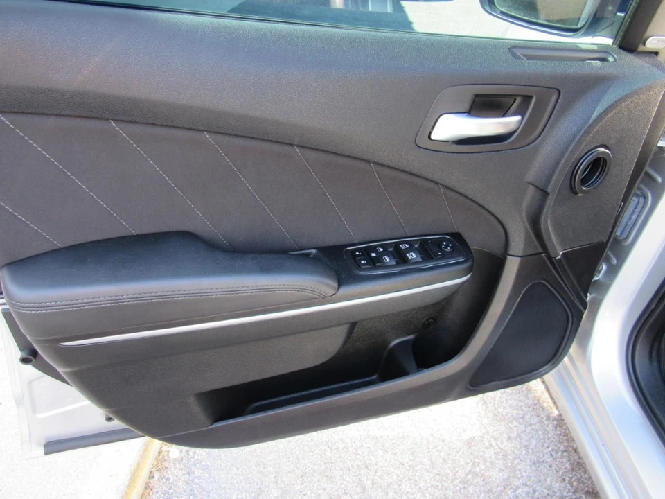2023 Dodge Charger 7th Gen - Image 15 of 31
