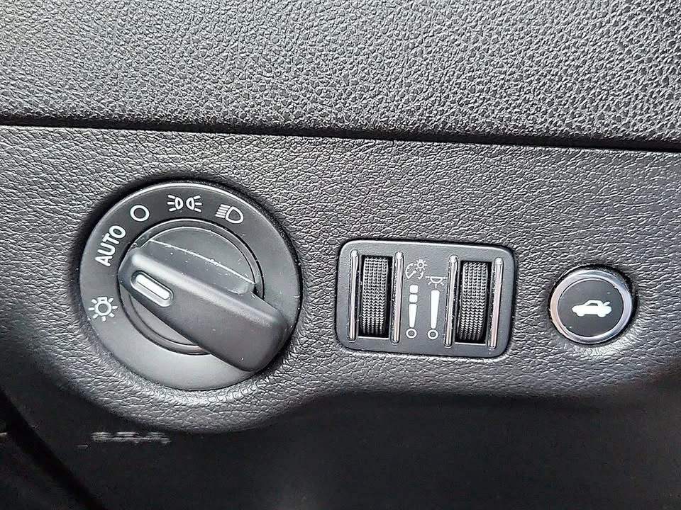 2023 Dodge Charger 7th Gen - Image 11 of 19