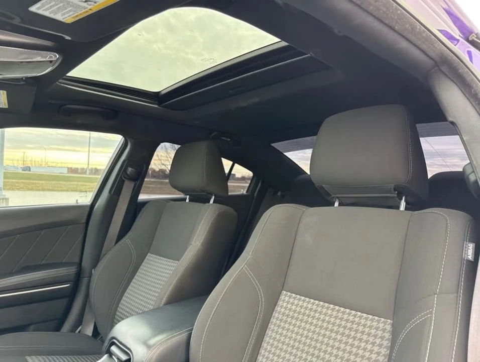2023 Dodge Charger 7th Gen - Image 6 of 9