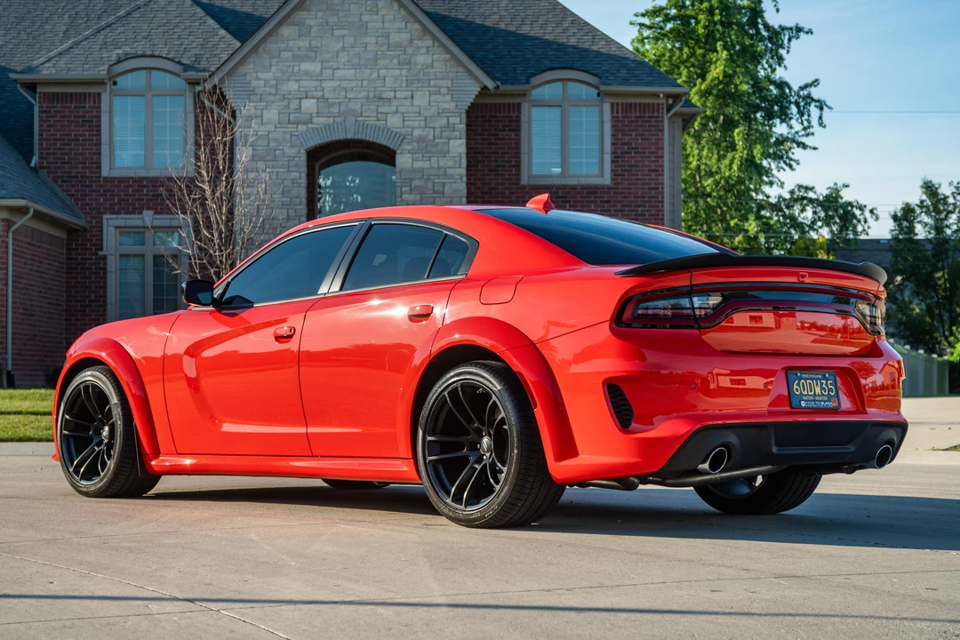 2023 Dodge Charger 8th Gen - Image 9 of 31