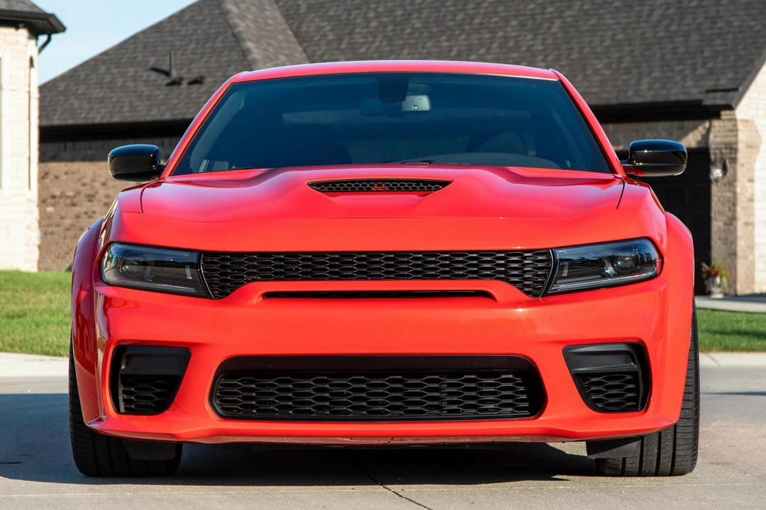 2023 Dodge Charger 8th Gen - Image 2 of 31