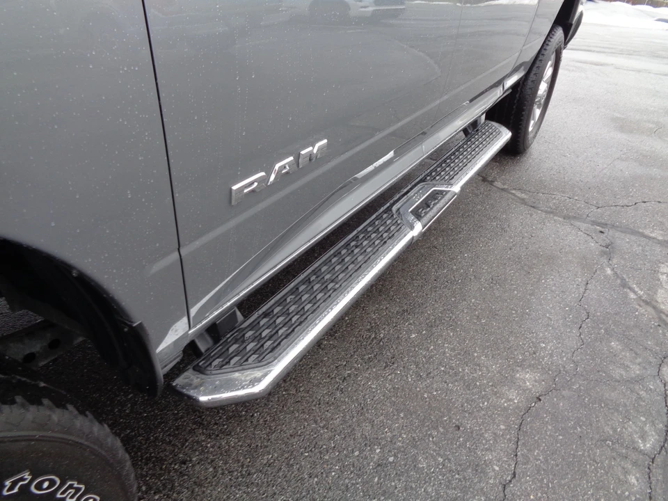 2023 Ram 2500 - Image 11 of 21
