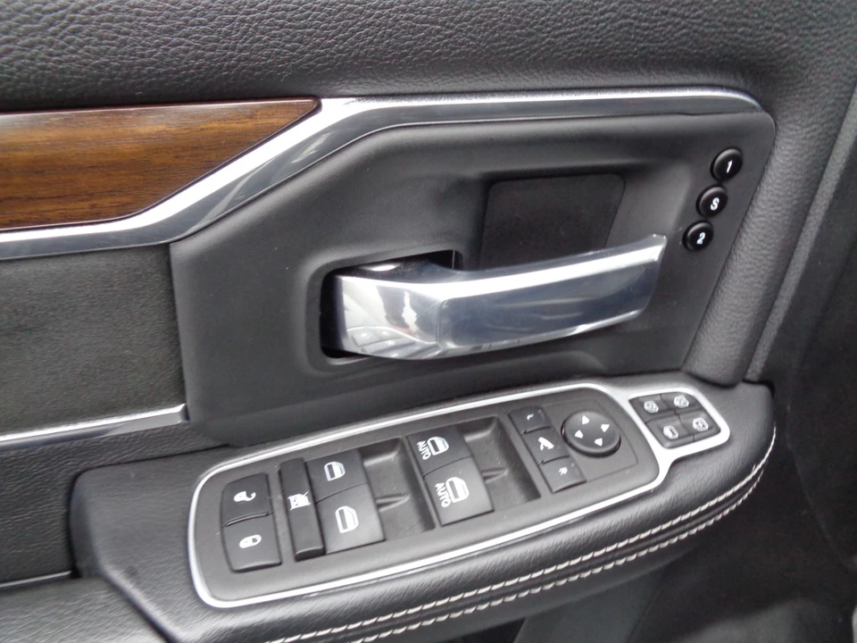 2023 Ram 2500 - Image 16 of 21