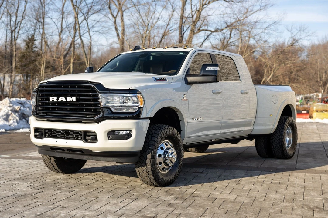2023 Ram 3500 - Image 4 of 21
