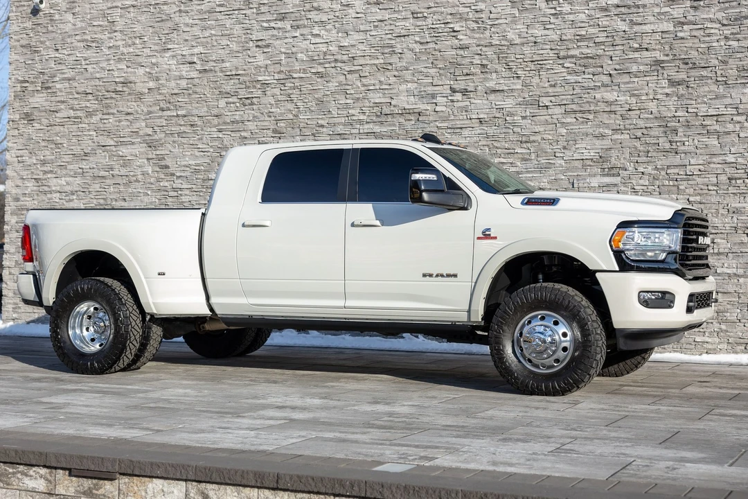 2023 Ram 3500 - Image 7 of 21