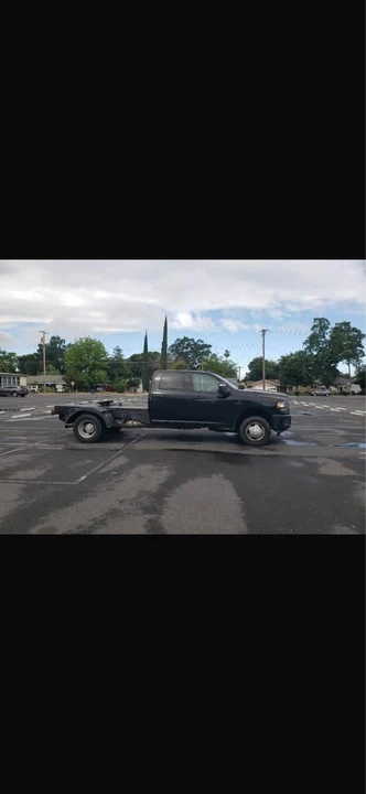 2023 Ram 3500 - Image 4 of 7