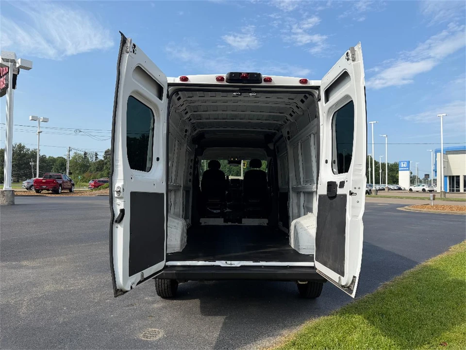 2023 Dodge Ram 4th Gen - Image 9 of 29