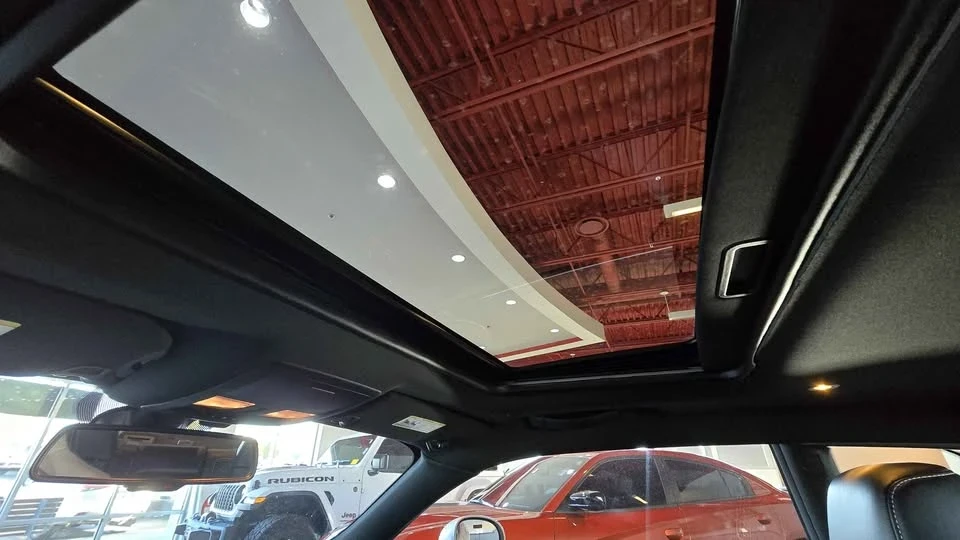 2023 Dodge Challenger SRT Hellcat 3rd Gen - Image 14 of 17
