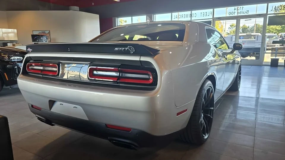 2023 Dodge Challenger SRT Hellcat 3rd Gen - Image 4 of 17