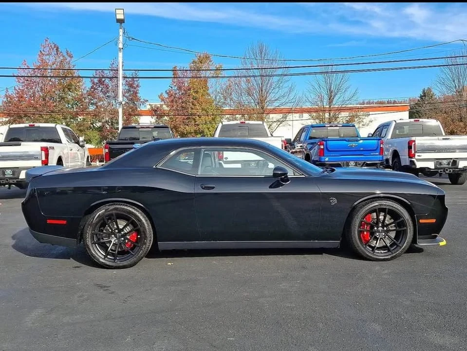 2023 Dodge Challenger SRT Hellcat 3rd Gen - Image 9 of 16