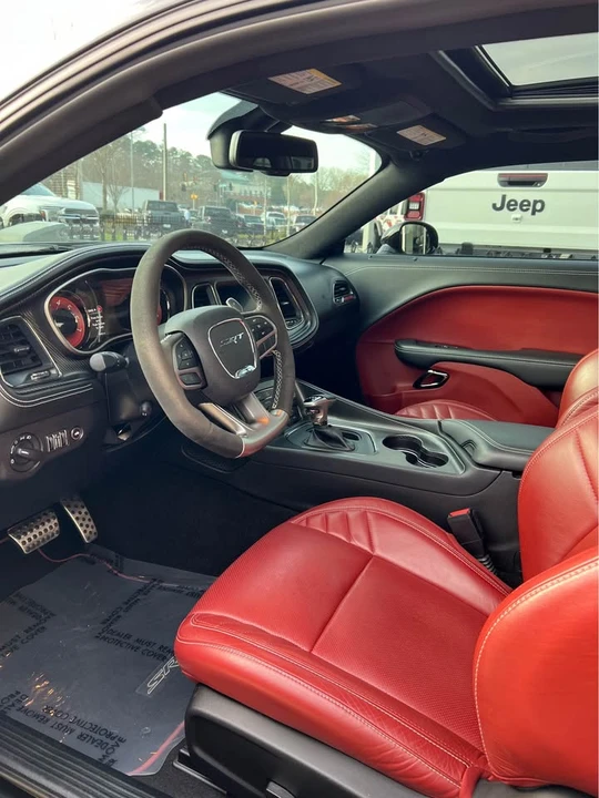 2023 Dodge Challenger SRT Hellcat 3rd Gen - Image 9 of 12