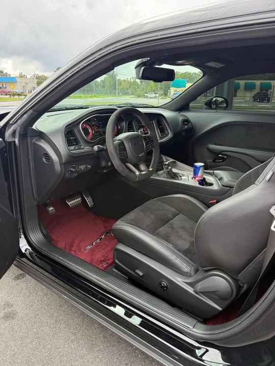 2023 Dodge Challenger SRT Hellcat 3rd Gen - Image 8 of 12