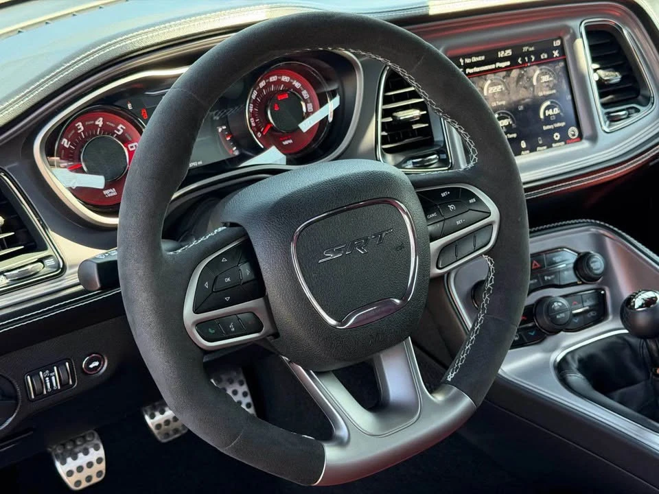2023 Dodge Challenger SRT Hellcat 3rd Gen - Image 17 of 18