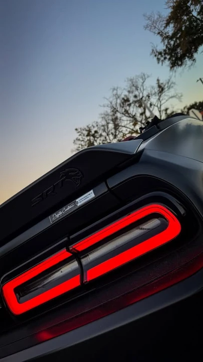 2023 Dodge Challenger SRT Hellcat 3rd Gen - Image 9 of 16