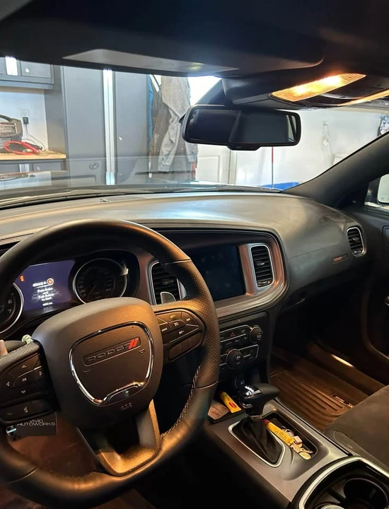 2023 Dodge Charger 8th Gen - Image 6 of 7