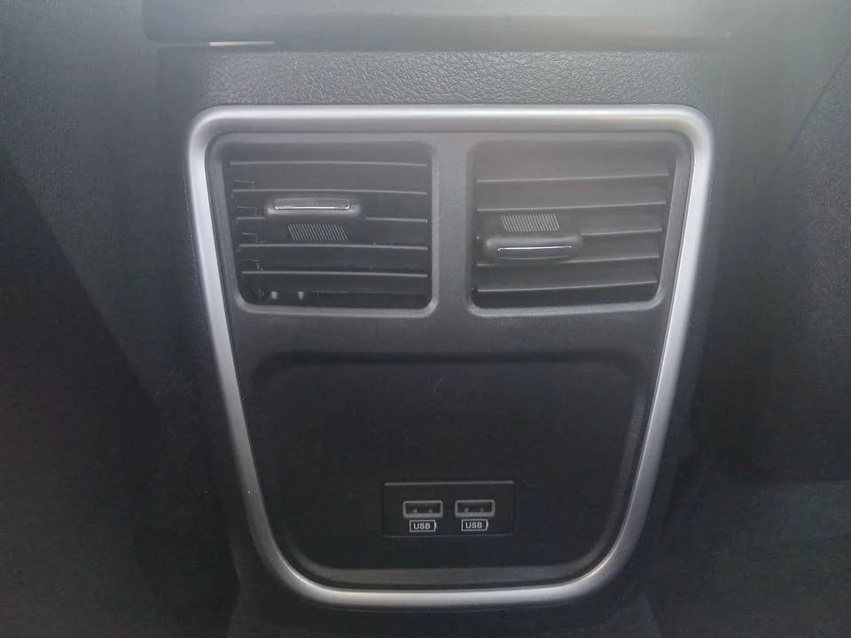 2023 Dodge Charger 8th Gen - Image 14 of 17