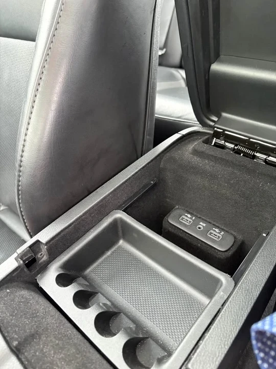 2023 Dodge Charger 8th Gen - Image 9 of 12