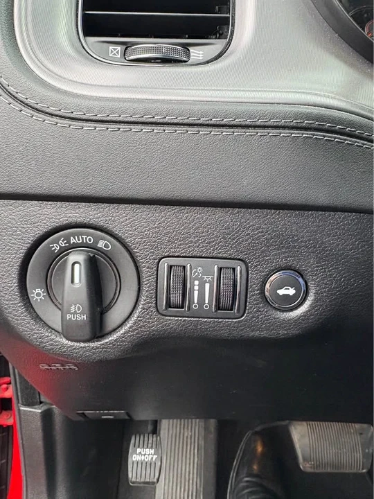 2023 Dodge Charger 8th Gen - Image 5 of 12