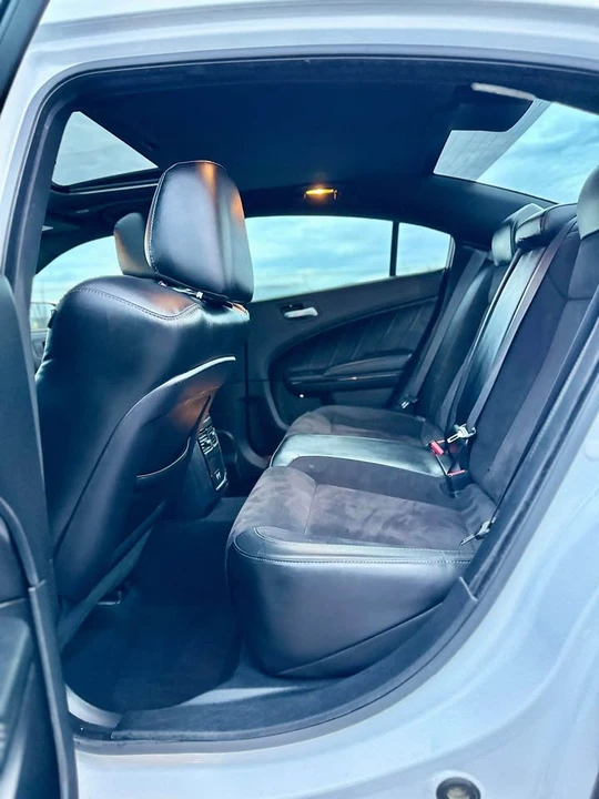2023 Dodge Charger 8th Gen - Image 6 of 8