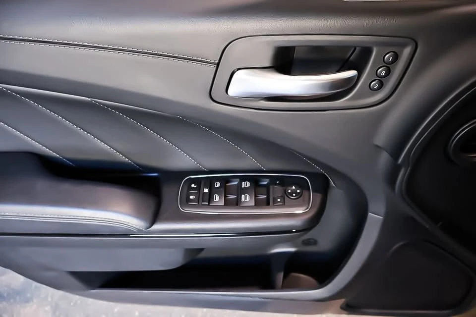 2023 Dodge Charger 8th Gen - Image 16 of 17