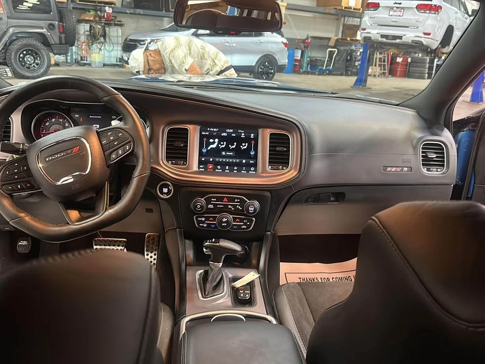 2023 Dodge Charger 8th Gen - Image 16 of 18