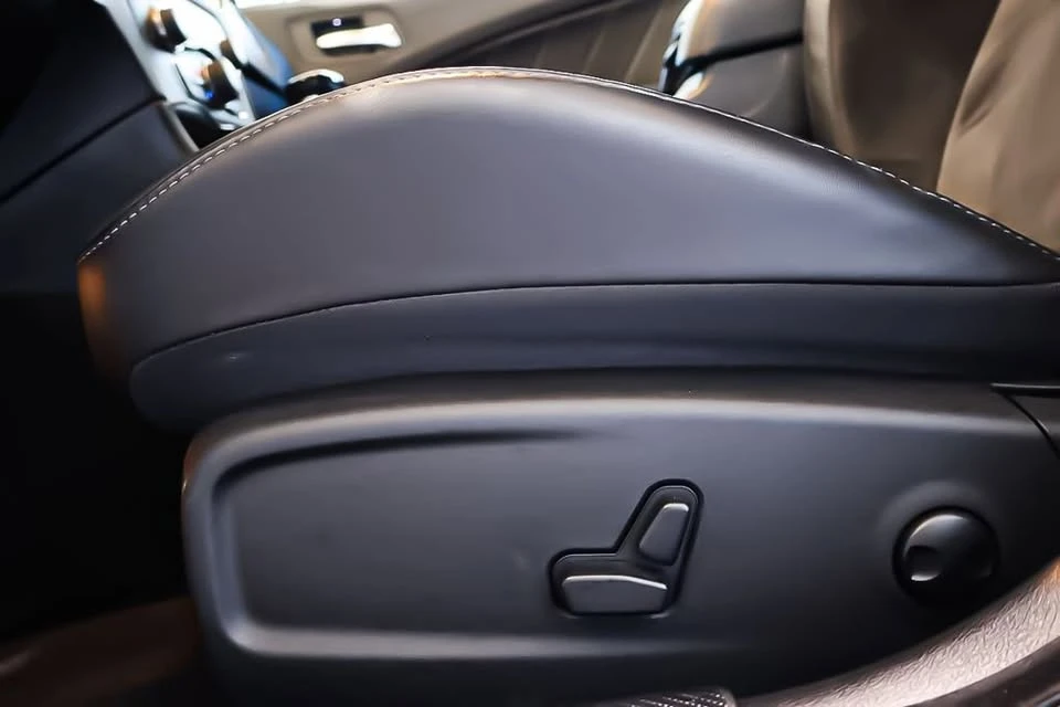 2023 Dodge Charger 8th Gen - Image 8 of 17