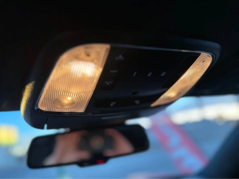 2023 Dodge Charger 7th Gen - Image 16 of 19