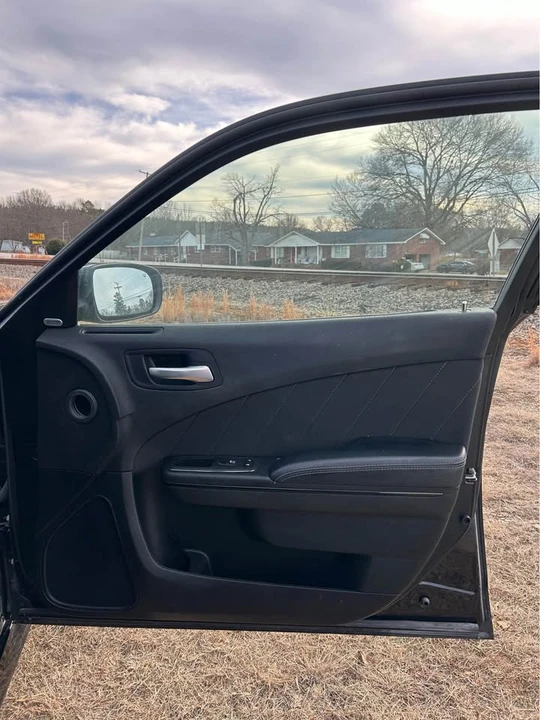 2023 Dodge Charger 7th Gen - Image 9 of 17