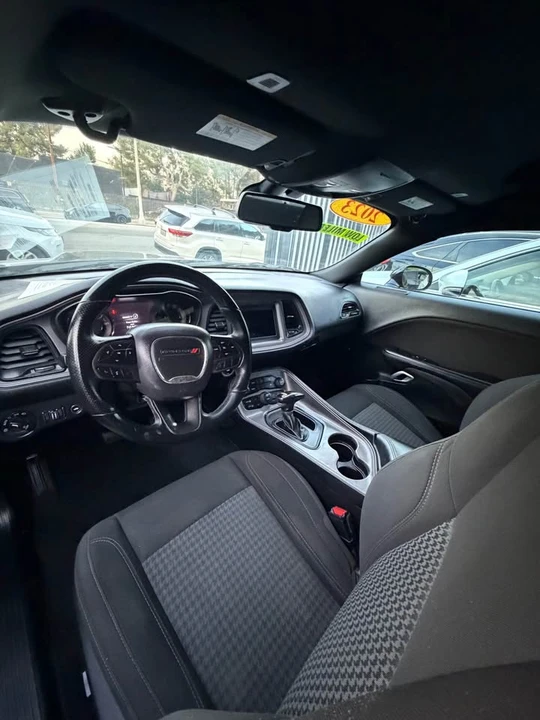 2023 Dodge Charger 7th Gen - Image 6 of 8