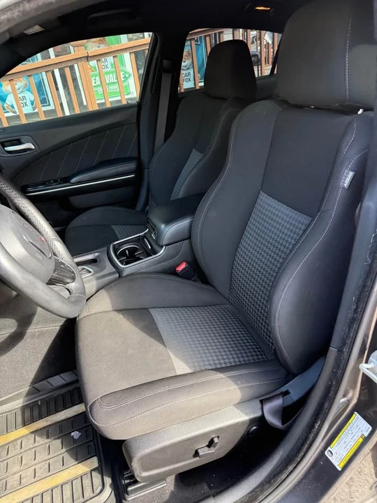 2023 Dodge Charger 8th Gen - Image 7 of 10