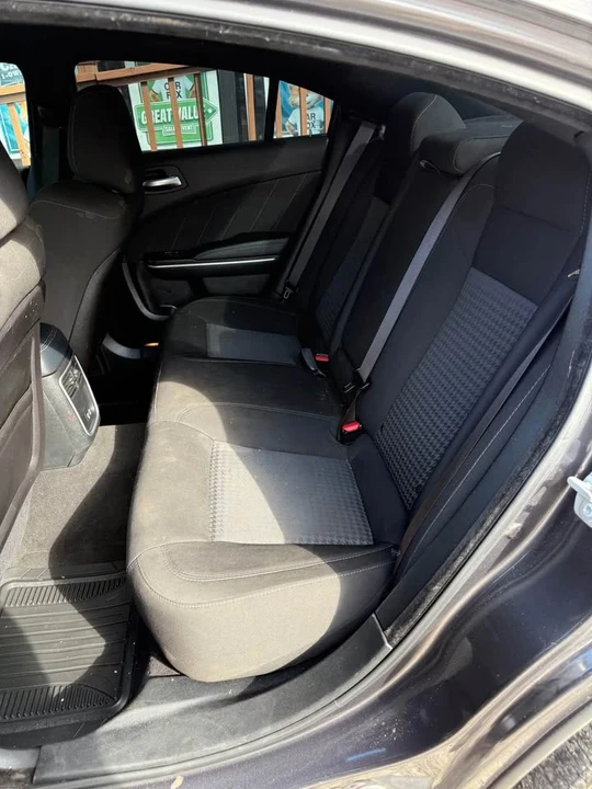 2023 Dodge Charger 8th Gen - Image 6 of 10
