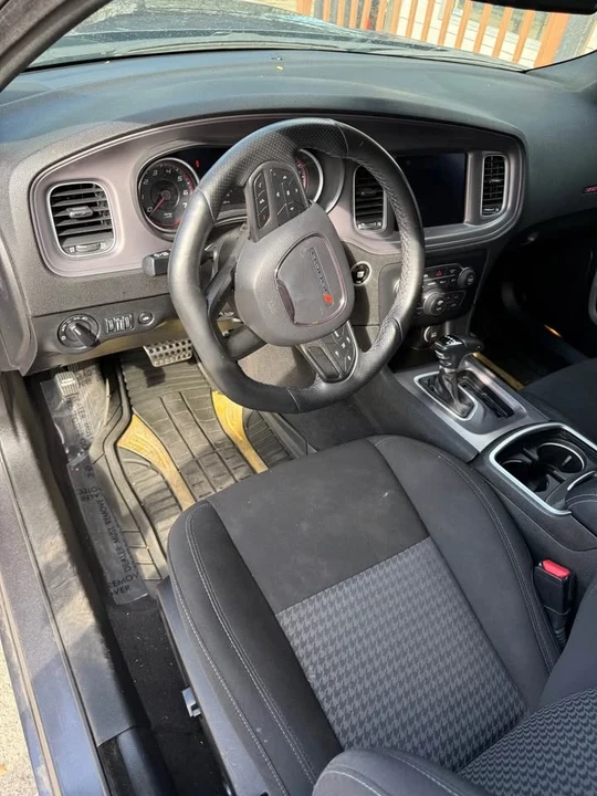2023 Dodge Charger 8th Gen - Image 8 of 10
