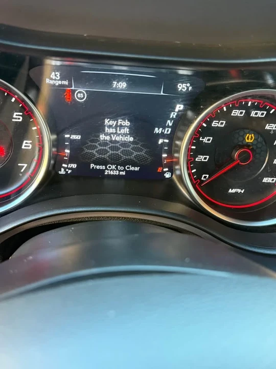 2023 Dodge Charger 8th Gen - Image 11 of 13