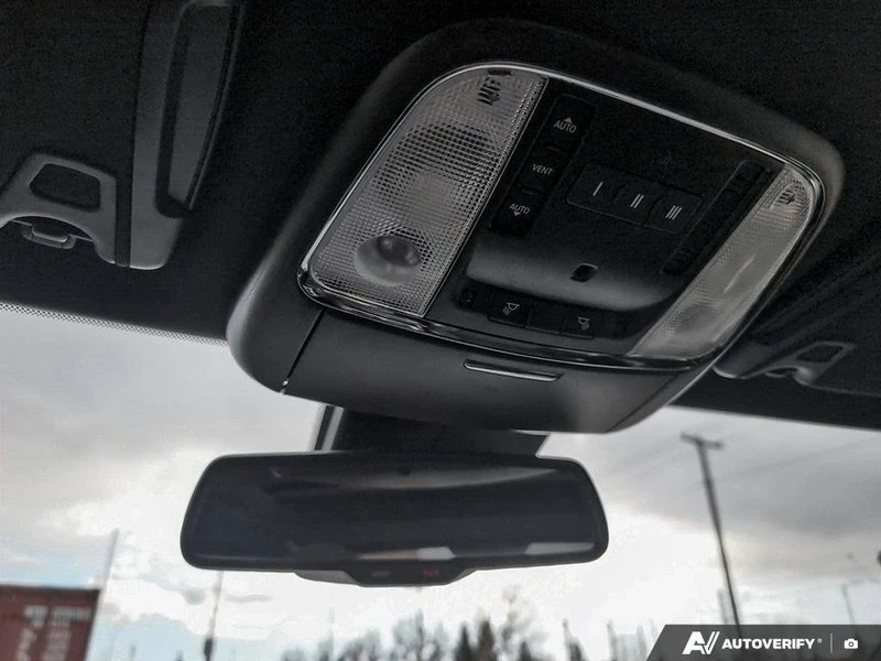 2023 Dodge Charger 7th Gen - Image 16 of 20