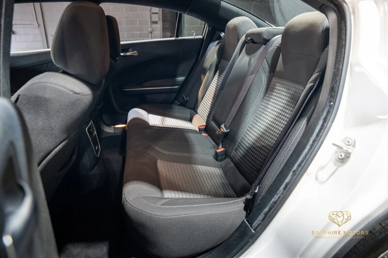 2023 Dodge Charger 8th Gen - Image 6 of 10