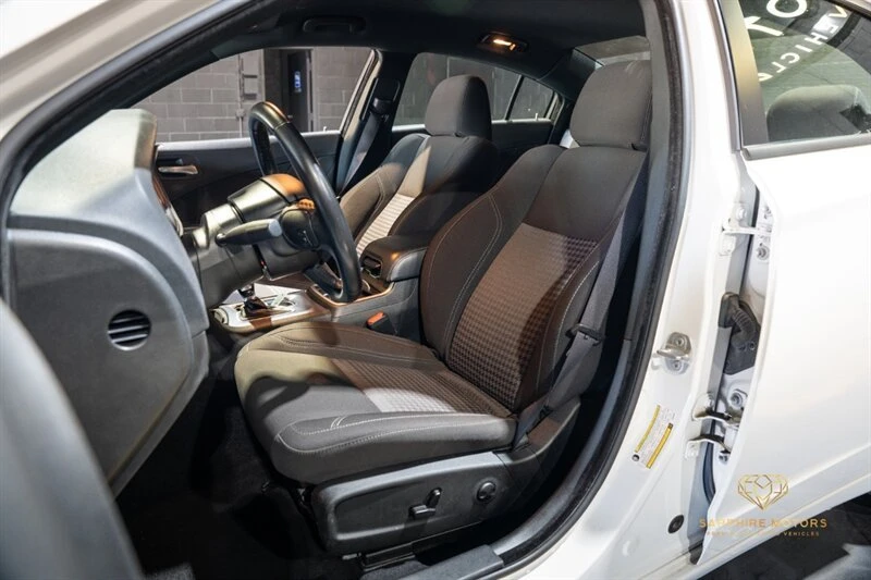 2023 Dodge Charger 8th Gen - Image 5 of 10