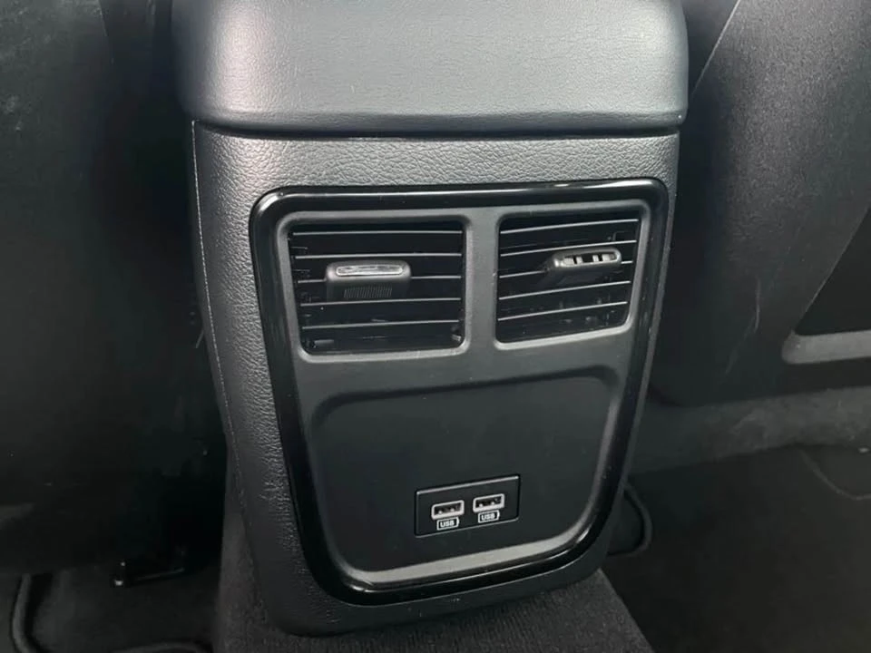 2023 Dodge Charger 8th Gen - Image 8 of 12