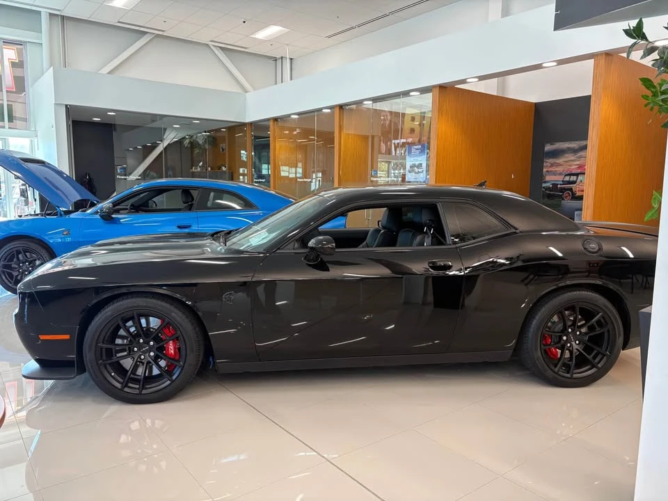 2023 Dodge Challenger SRT Hellcat 3rd Gen - Image 5 of 16