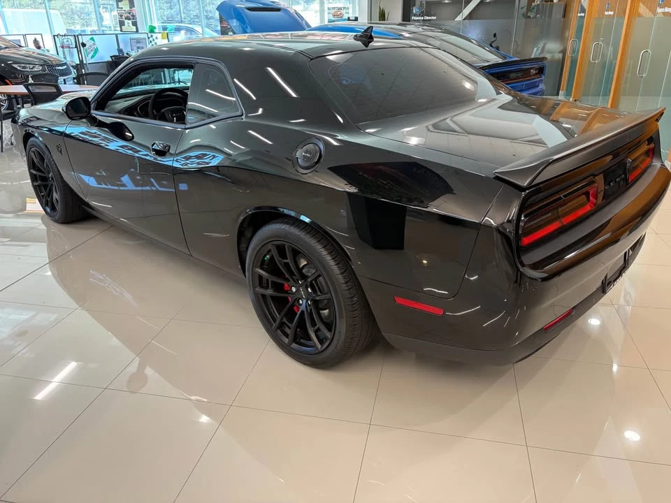 2023 Dodge Challenger SRT Hellcat 3rd Gen - Image 8 of 16