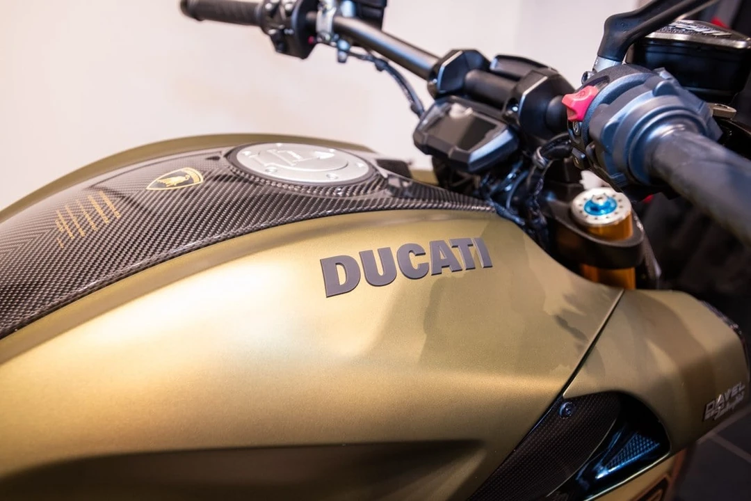 2023 Ducati Diavel - Image 6 of 30
