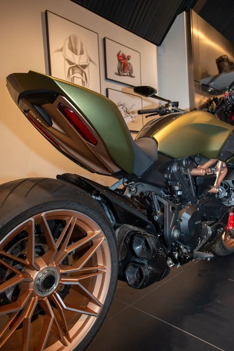 2023 Ducati Diavel - Image 21 of 30